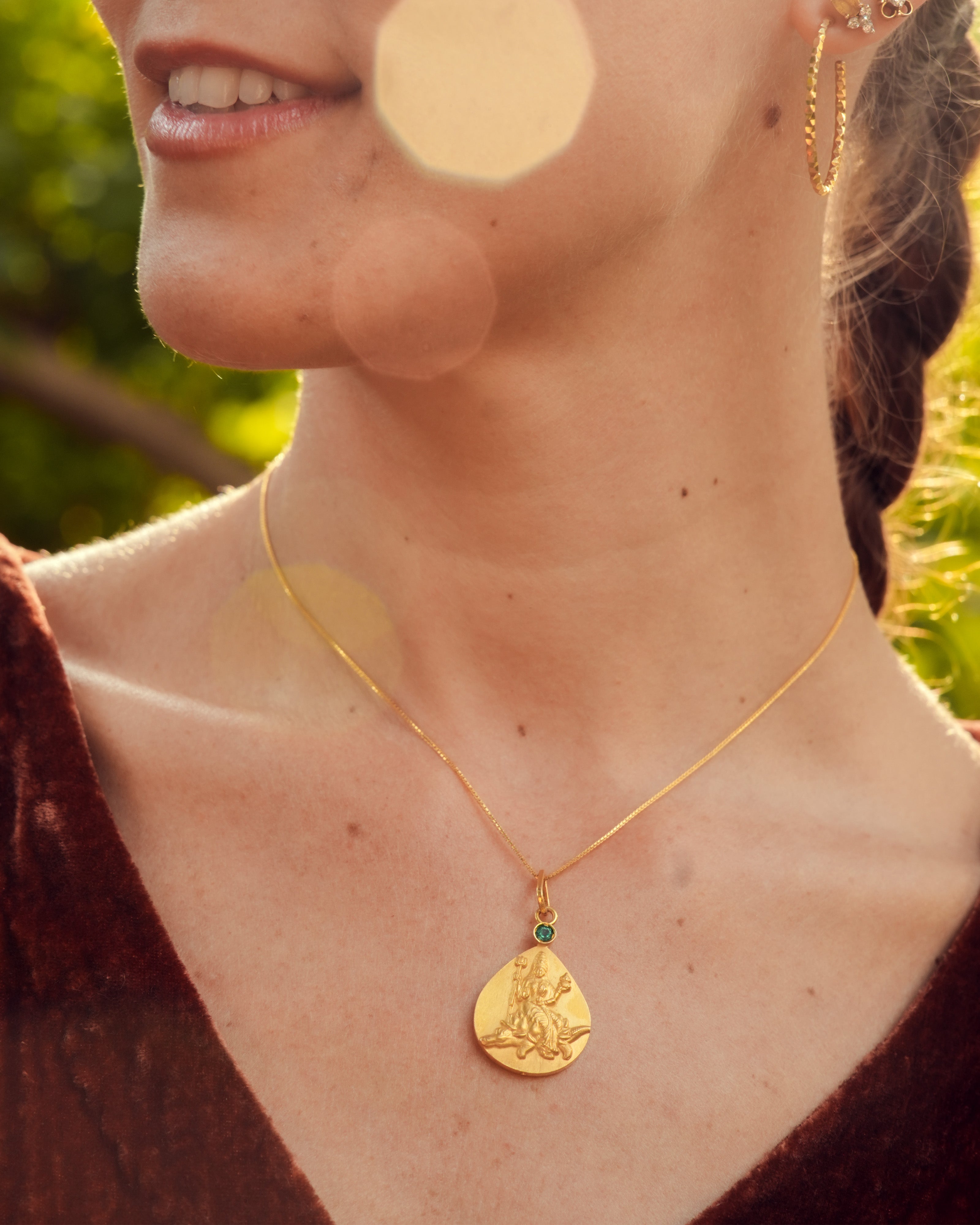 Ma Ganga Pendant Necklace 18kt Gold with Emerald